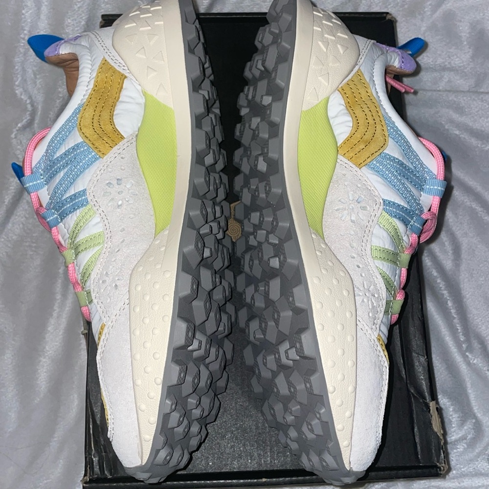 NWT Flower Mountain Washi Sneakers in Beige/White/Multi - Picture 14 of 16